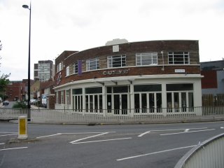 Curve Bar